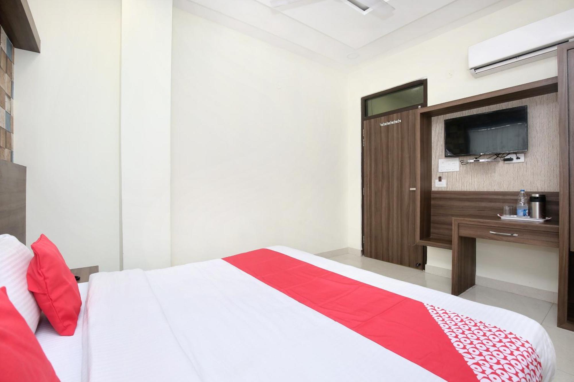 אמריצר Oyo 17307 Hotel Kings מראה חיצוני תמונה