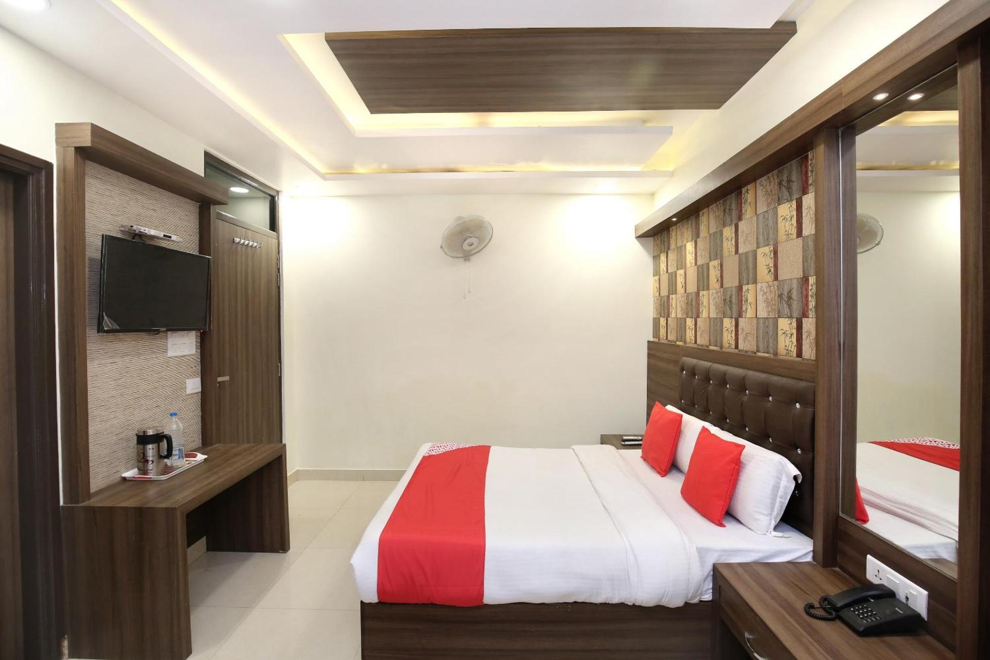 אמריצר Oyo 17307 Hotel Kings מראה חיצוני תמונה