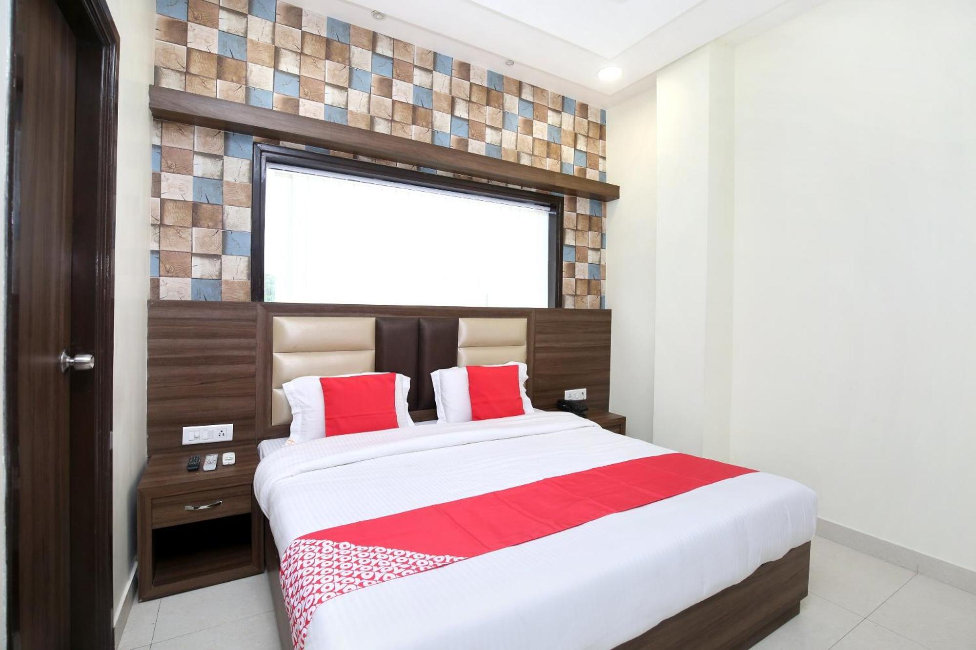 אמריצר Oyo 17307 Hotel Kings מראה חיצוני תמונה